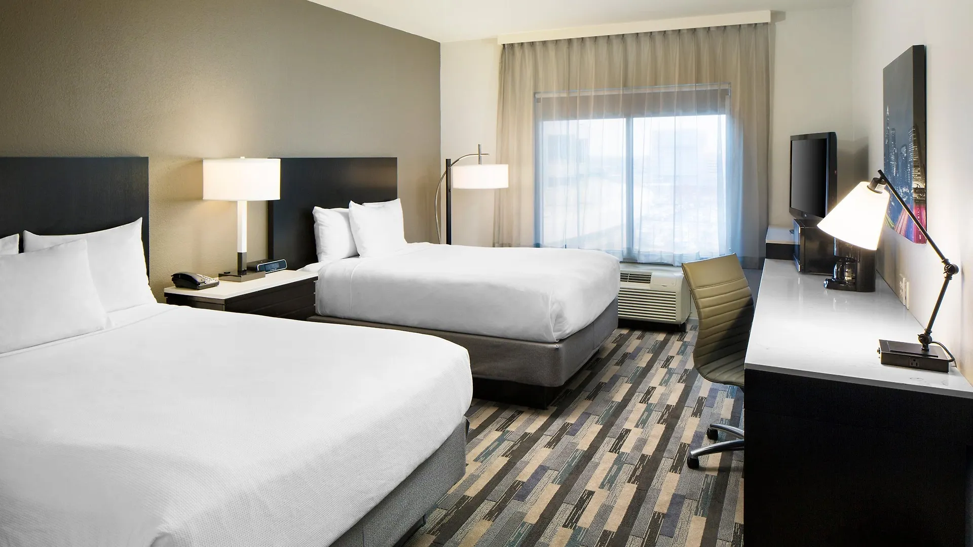 Hyatt House Charlotte Center City 3*,